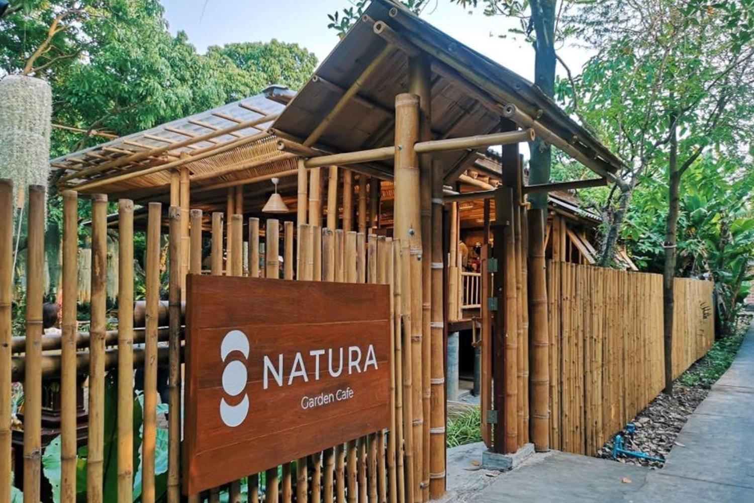 Natura Cafe.