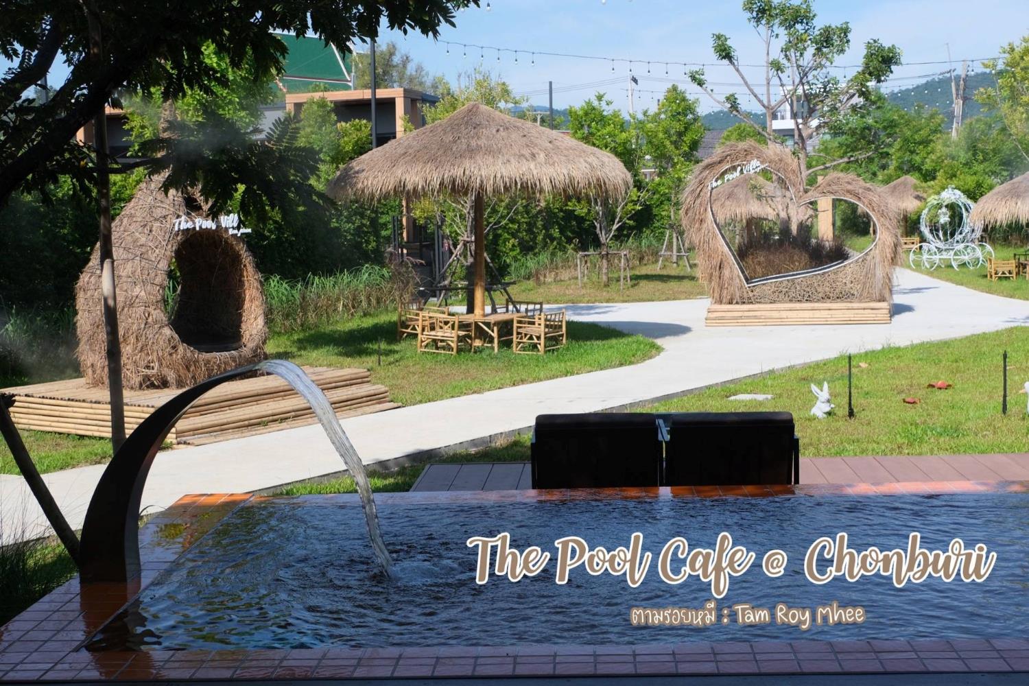 The pool Villa and cafe Bangsaen 